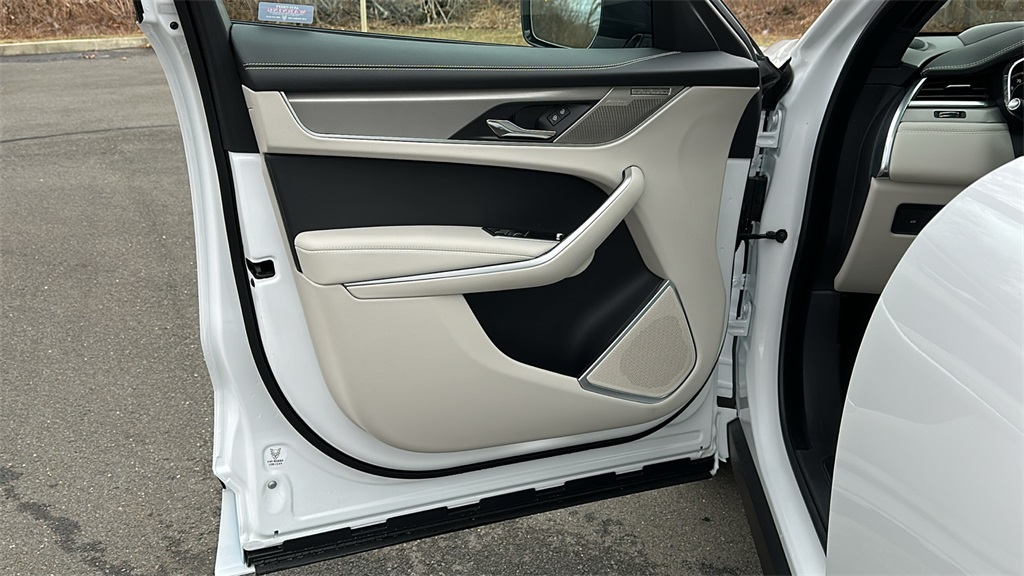 2026 Jaguar F-PACE P250 R-Dynamic S photo 9