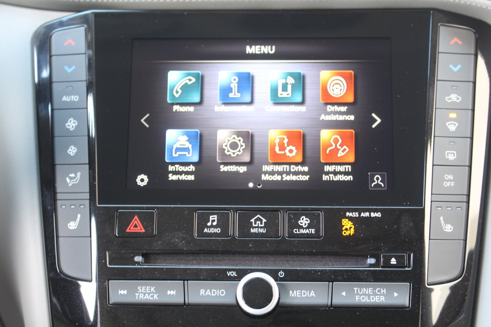 2025 Infiniti QX50 Luxe photo 17