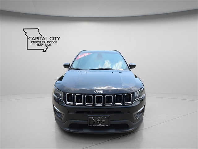 2019 Jeep Compass Latitude photo 2