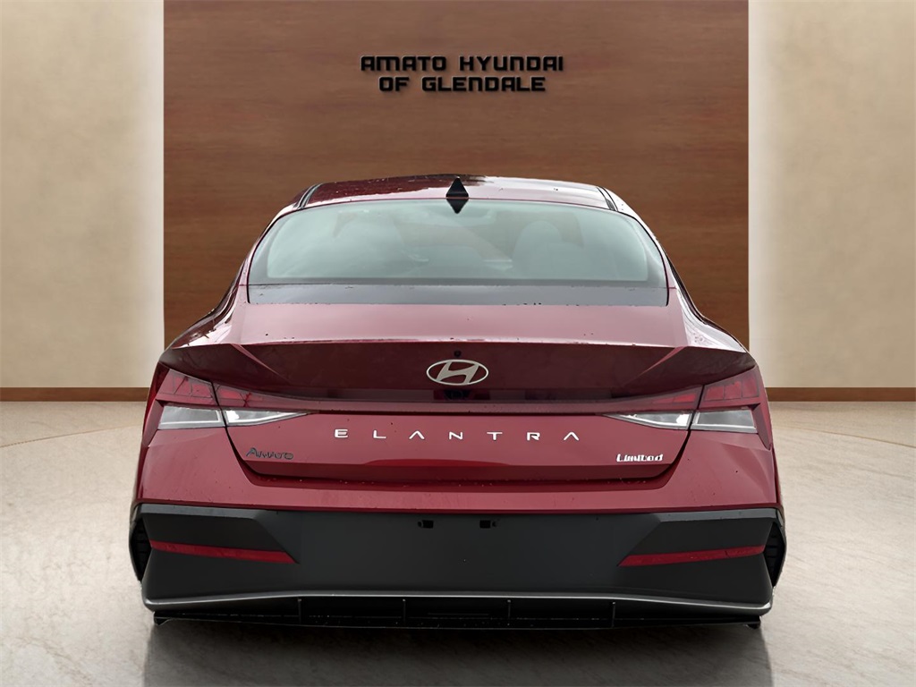 2025 Hyundai Elantra Limited photo 4