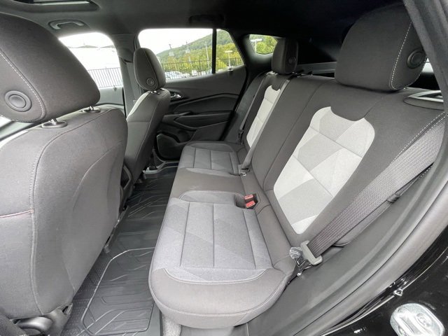 2025 Chevrolet Trax photo 24