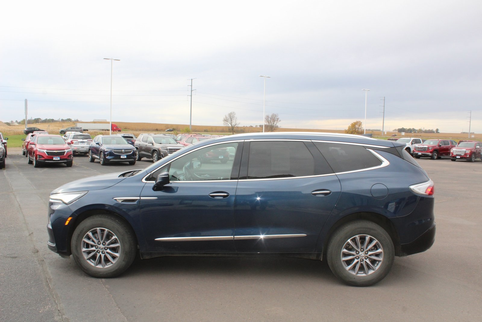 2023 Buick Enclave Essence photo 3