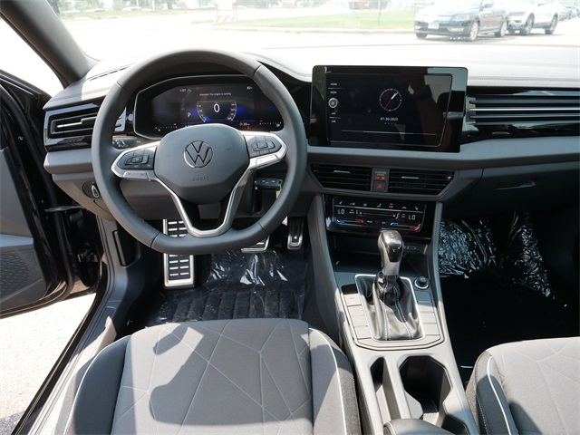 2025 Volkswagen Jetta 1.5T Sport photo 8