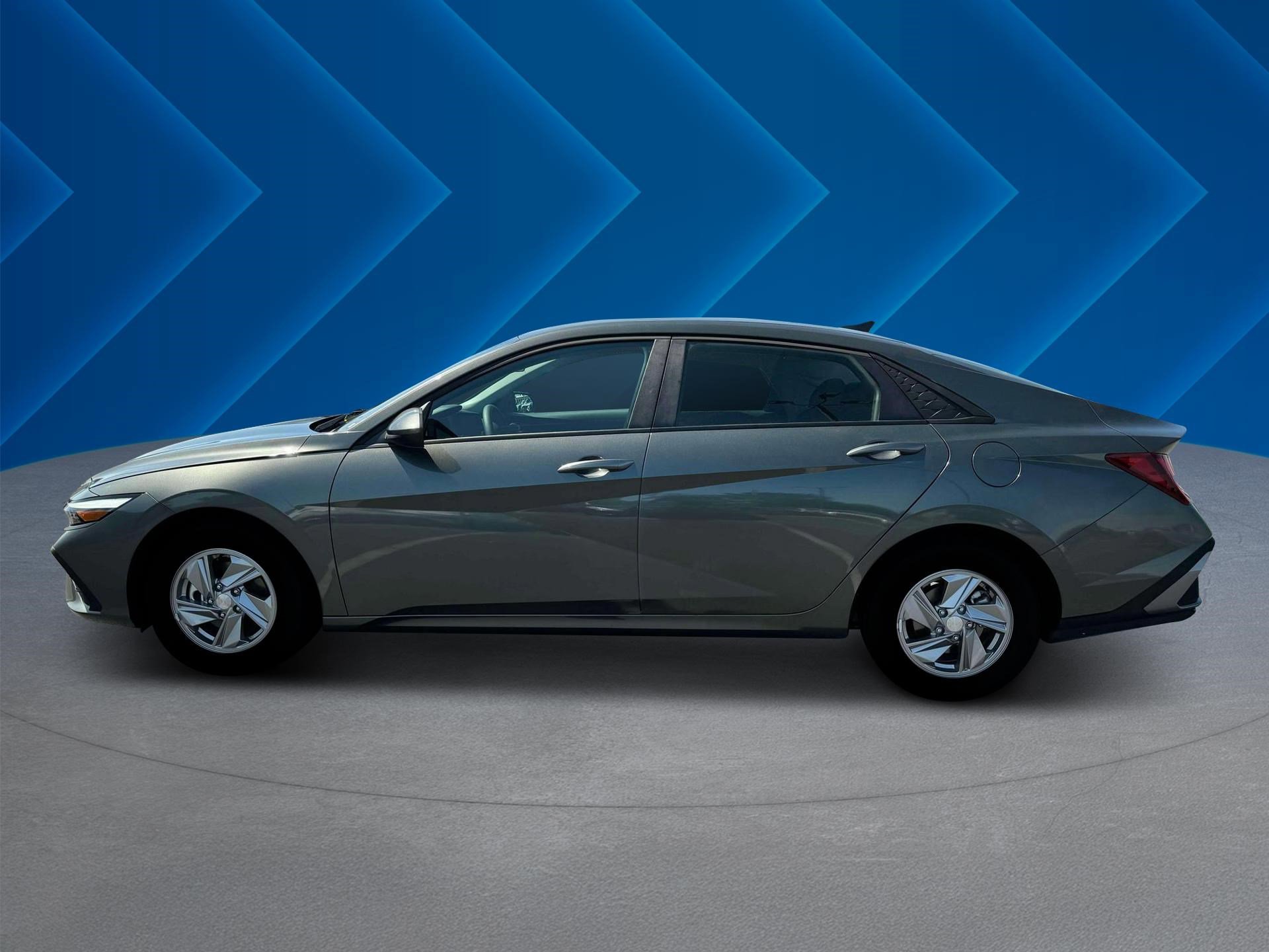 2025 Hyundai Elantra SE photo 3