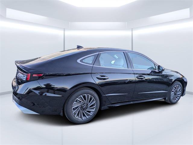 2025 Hyundai Sonata Hybrid SEL photo 3