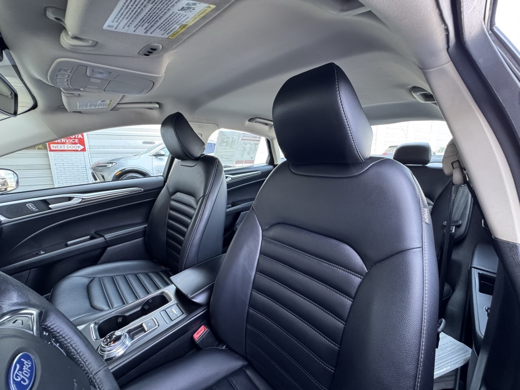 2020 Ford Fusion SEL photo 12