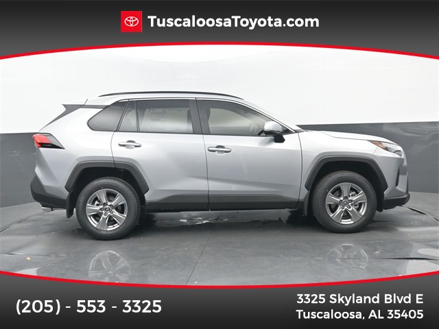 2025 Toyota RAV4 XLE's photo