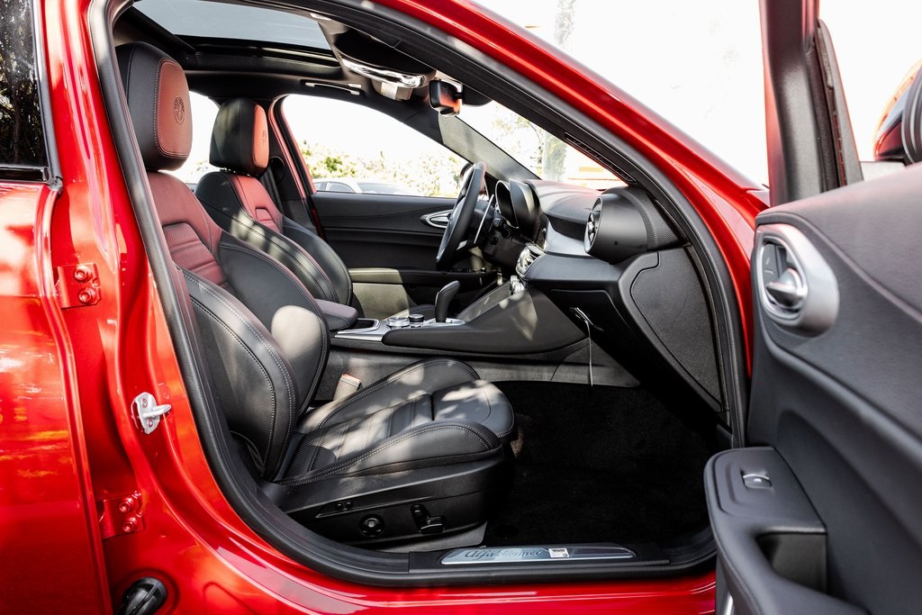 2023 Alfa Romeo Giulia Ti photo 27