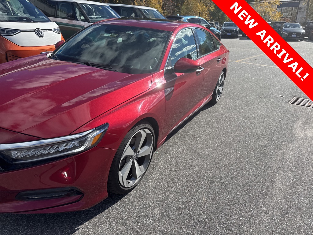 2018 Honda Accord Touring photo 2