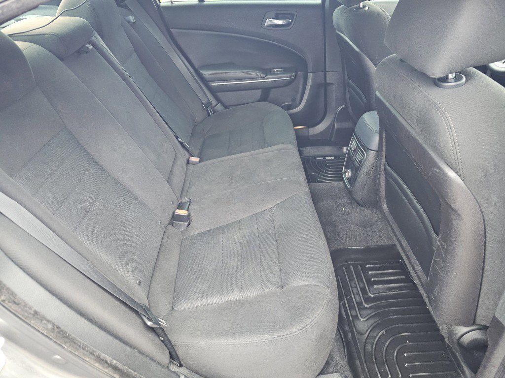 2012 Dodge Charger SE photo 4