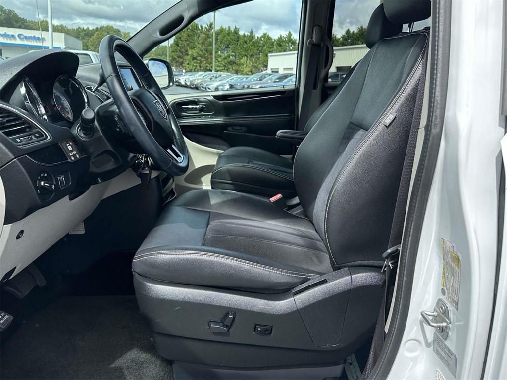 2017 Dodge Grand Caravan SXT photo 4