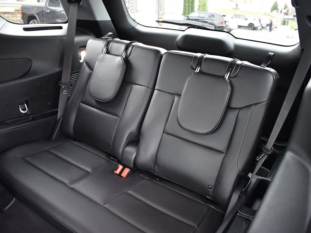 2023 Ford Explorer XLT photo 4