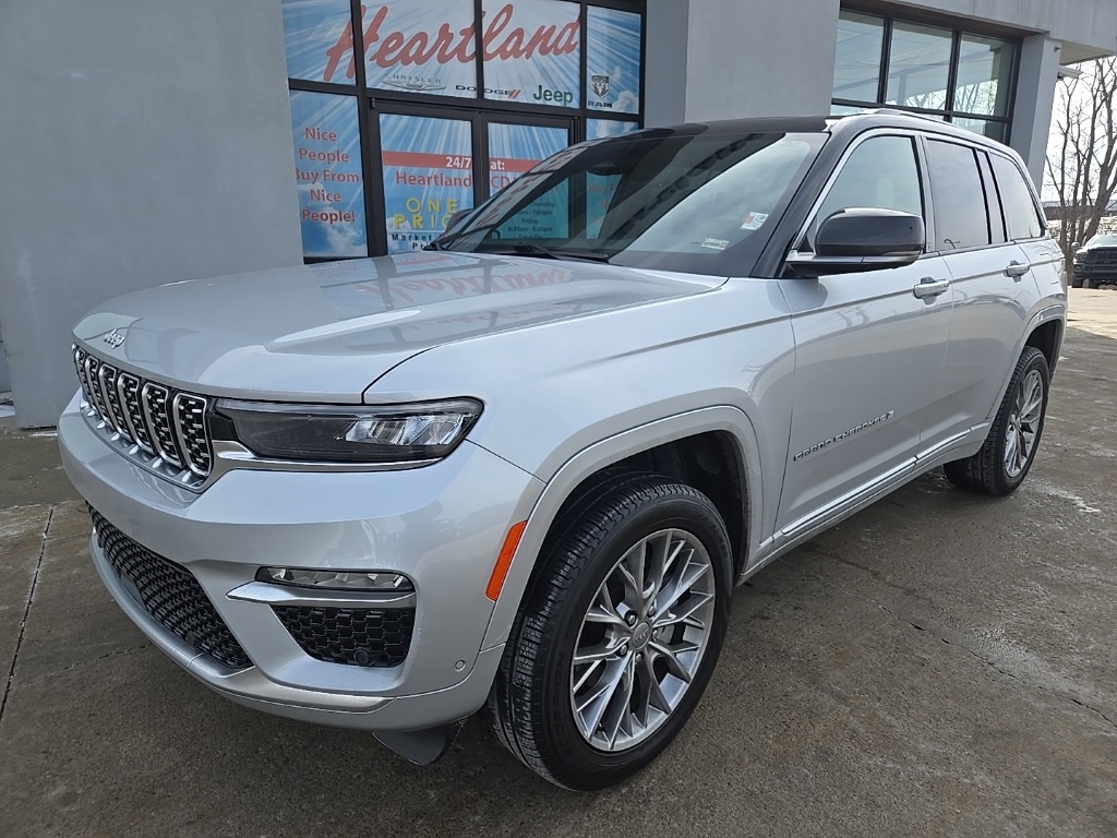 Used 2025 Jeep Grand Cherokee Summit with VIN 1C4RJHEG4S8677663 for sale in Kansas City