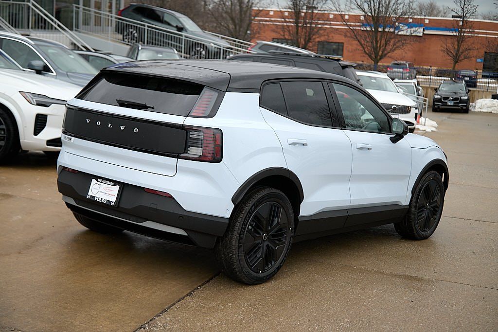 2026 VOLVO EX30 CC - Image 8