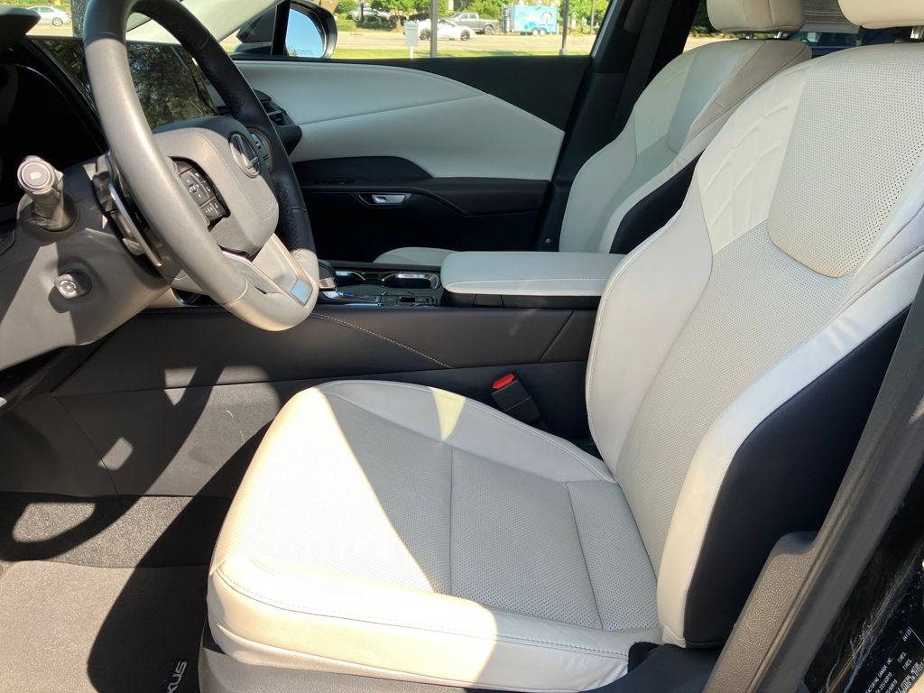 2023 Lexus RX photo 15