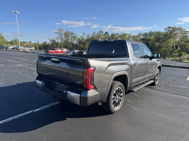 2023 Toyota Tundra Limited photo 3
