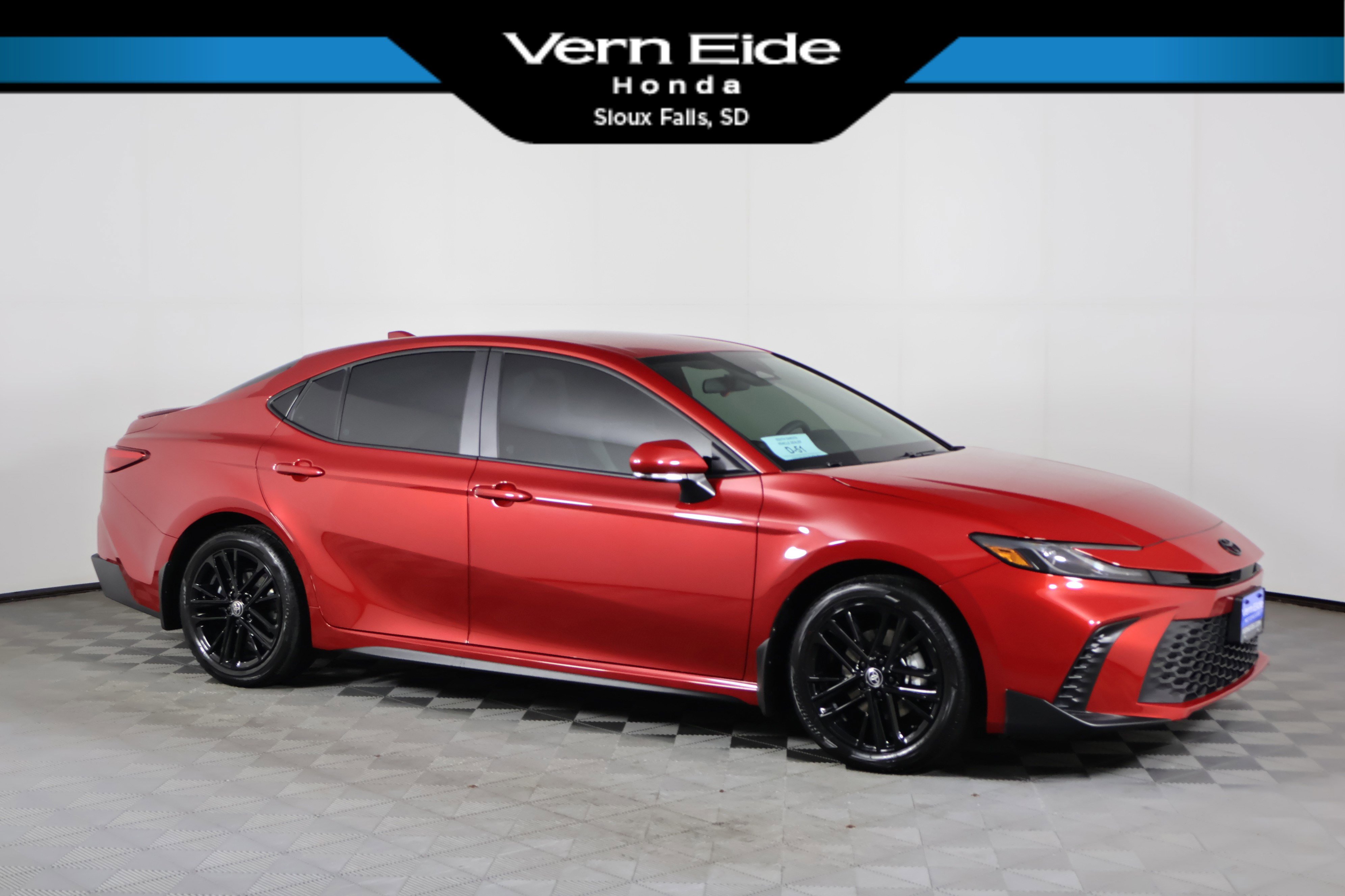 2025 Toyota Camry XLE's photo