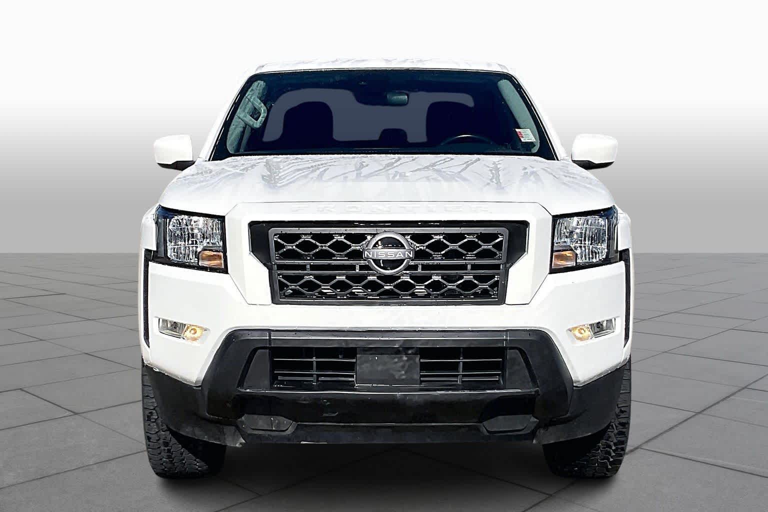 2022 Nissan Frontier SV photo 3