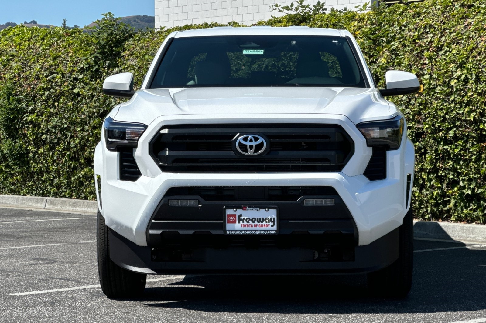 2025 Toyota Tacoma SR5 photo 9