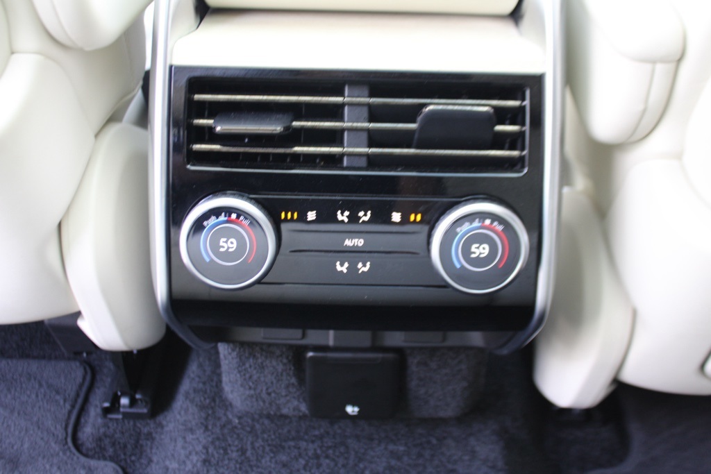 2023 Land Rover Range Rover SE photo 27