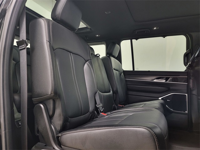 2024 Jeep Wagoneer Series III photo 19