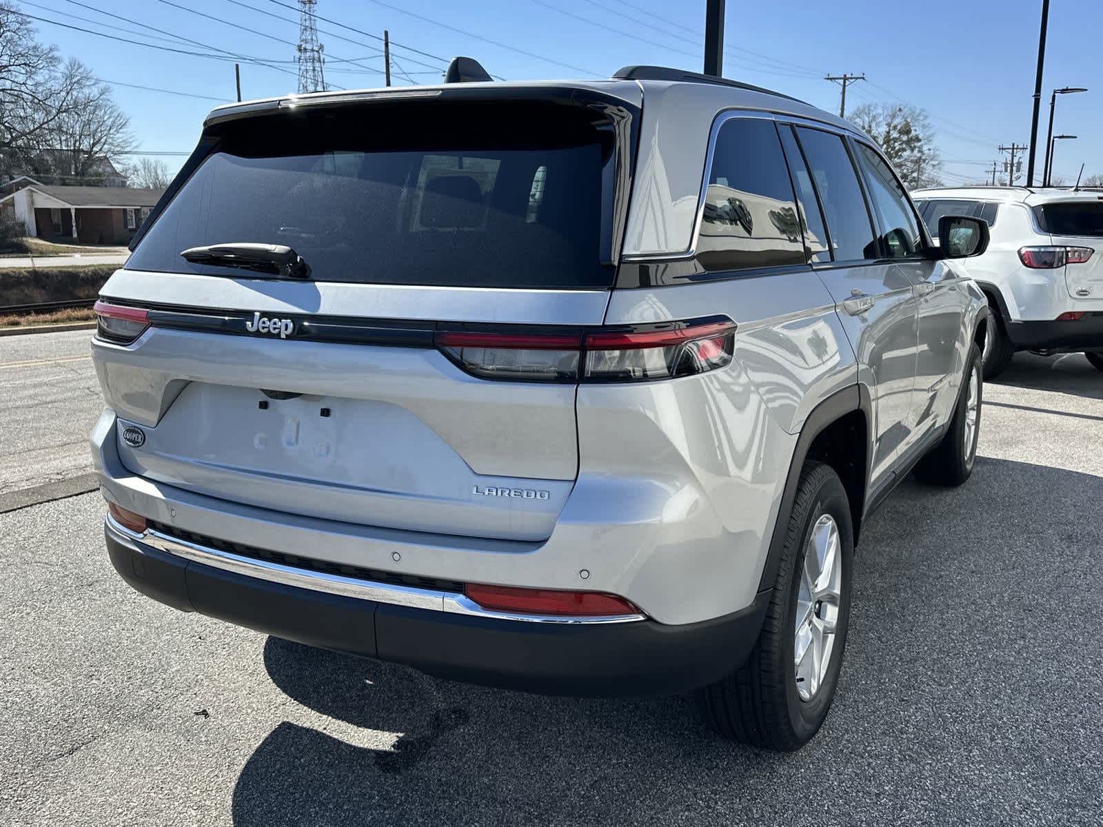 2025 Jeep Grand Cherokee Laredo X photo 7