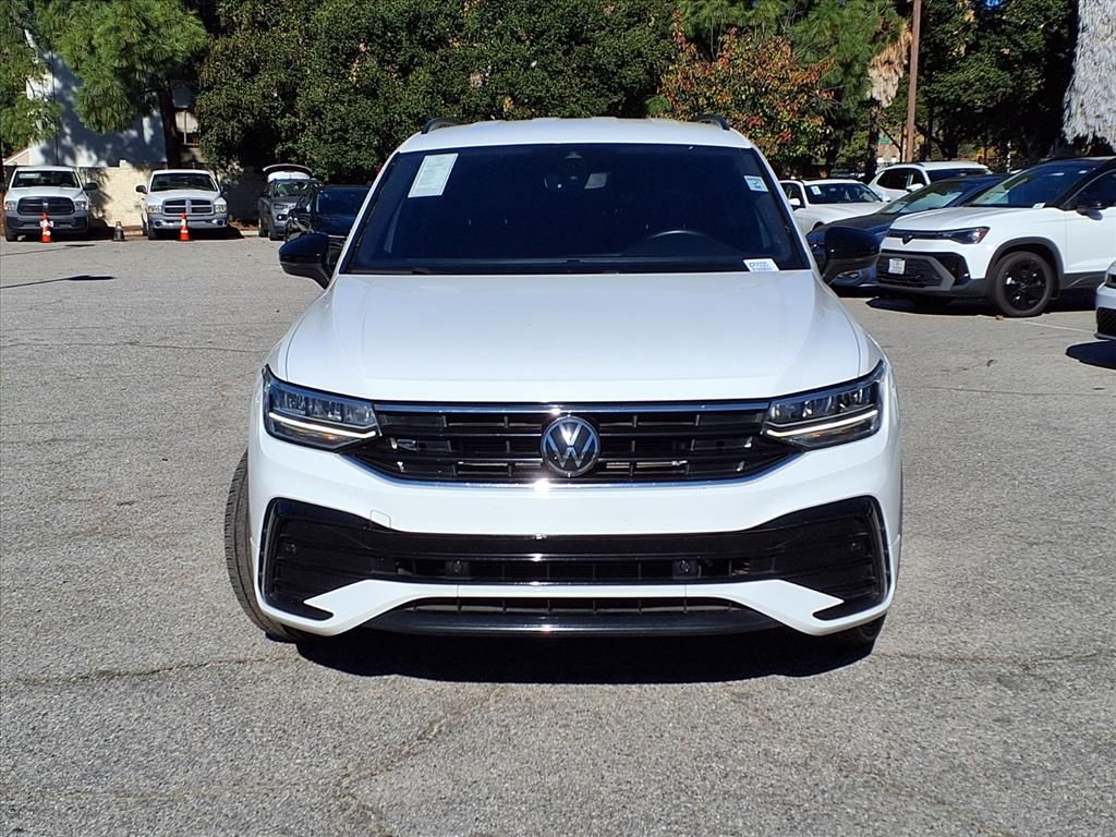 2022 Volkswagen Tiguan SE R-Line Black photo 2