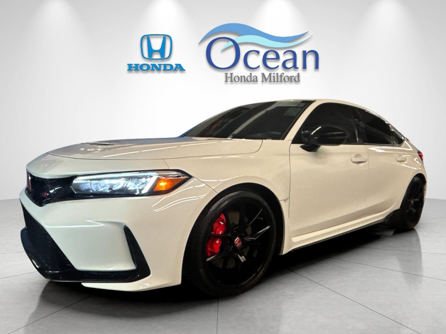 2023 Honda Civic Hatchback Type-R's photo