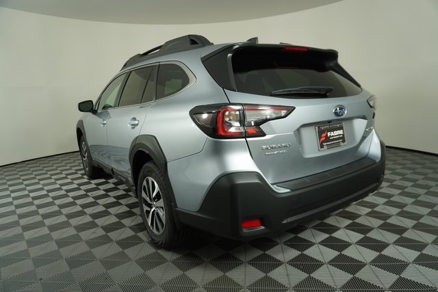 2025 Subaru Outback Premium photo 3