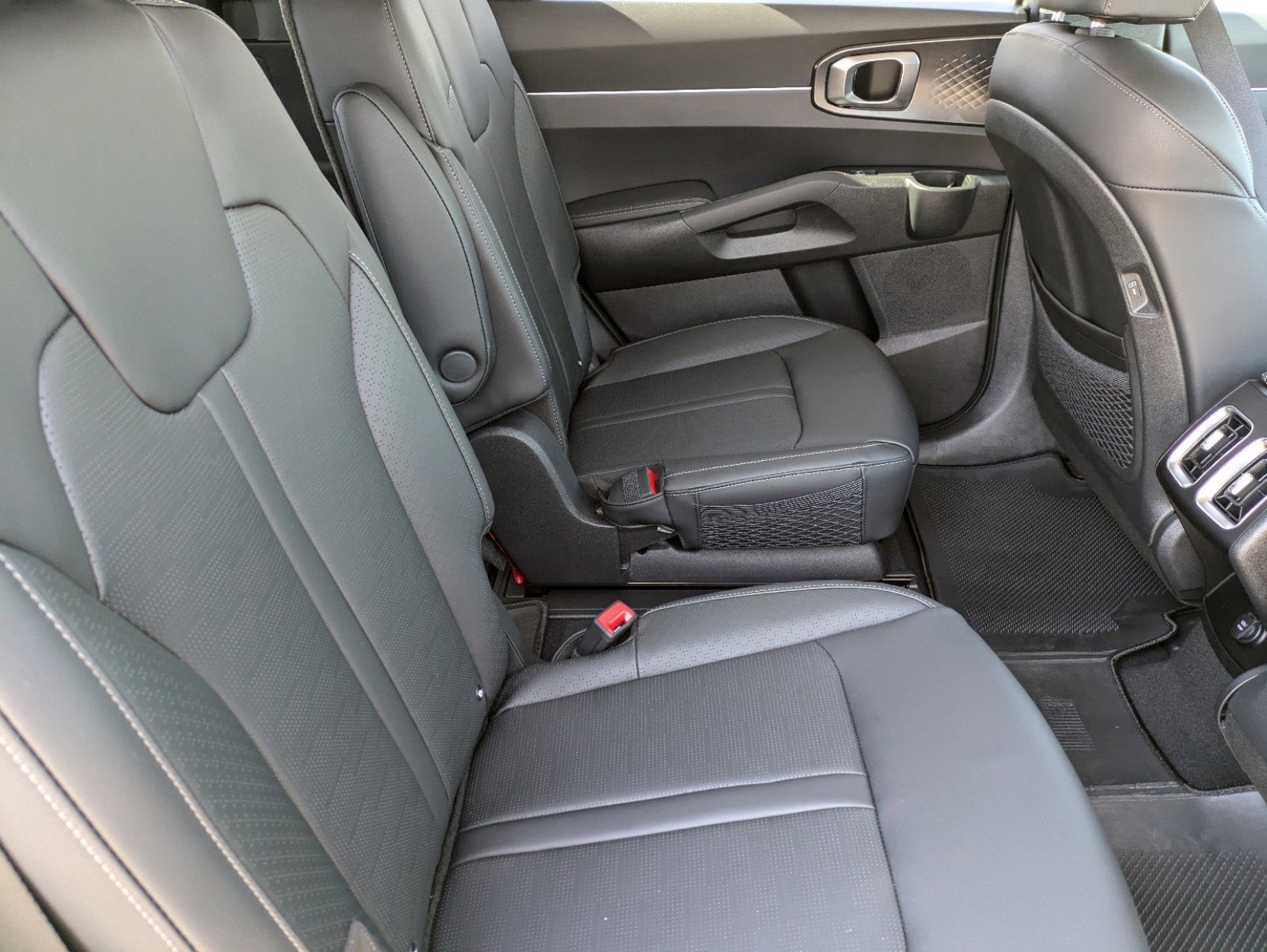 2025 Kia Sorento EX photo 13