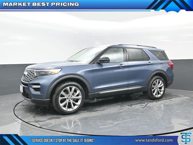 2021 Ford Explorer Platinum's photo