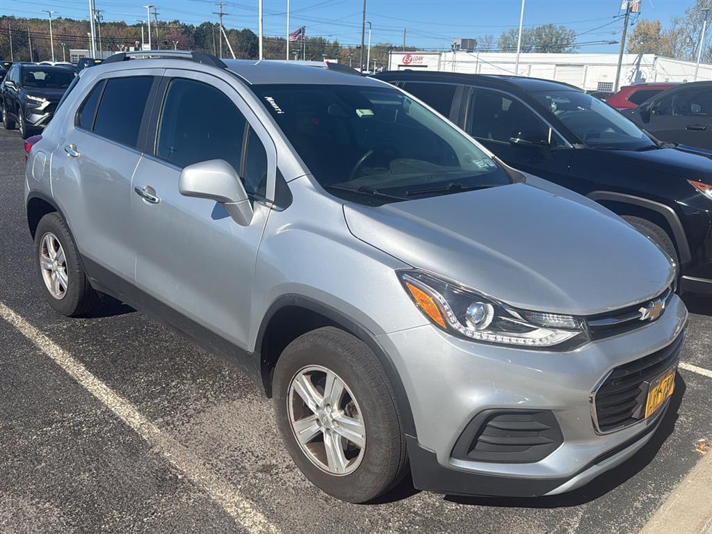 2018 Chevrolet Trax LT photo 2