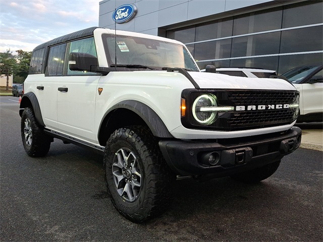 2025 Ford Bronco Badlands photo 2