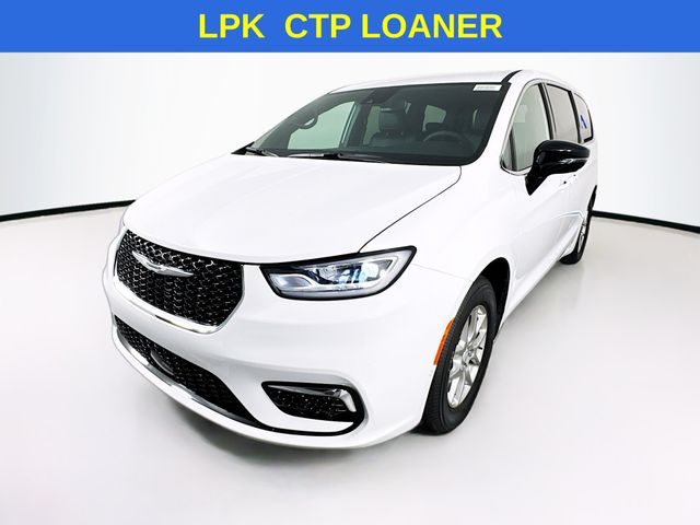 2025 Chrysler Pacifica photo 3