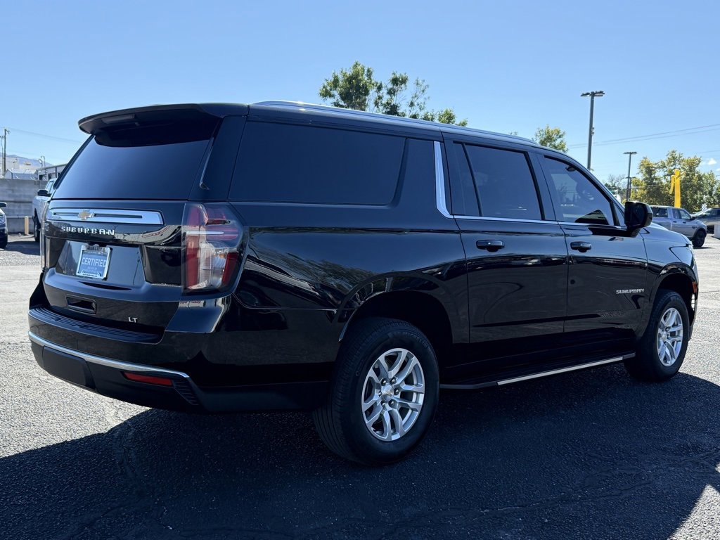 2024 Chevrolet Suburban LT photo 4