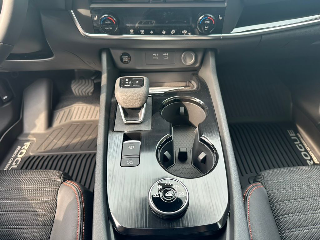 2026 Nissan Rogue SV photo 11