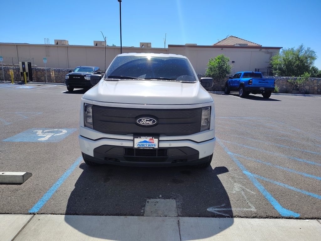 2025 Ford F-150 Lightning photo 9