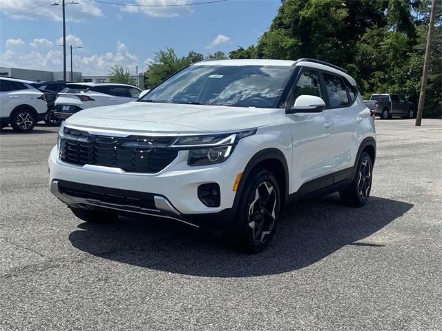 2025 Kia Seltos S photo 3