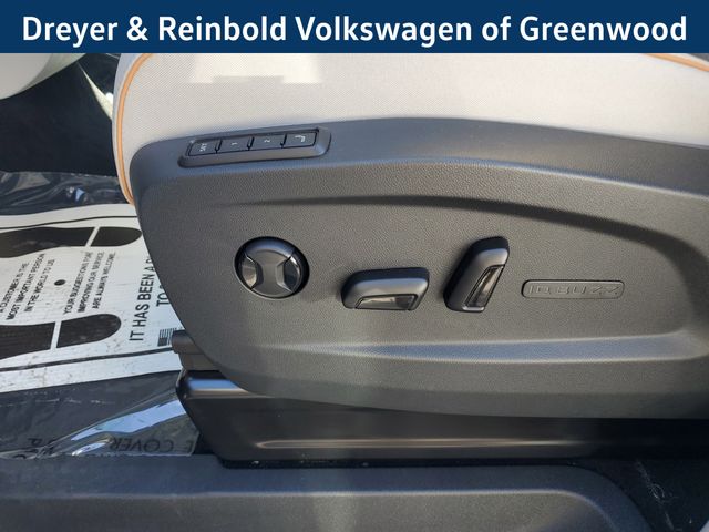 2025 Volkswagen ID. Buzz photo 18