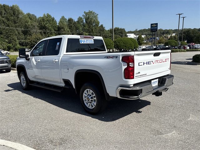 2022 Chevrolet Silverado LT photo 5