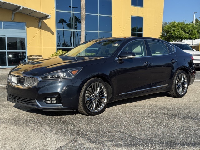 2019 Kia Cadenza Limited photo 2