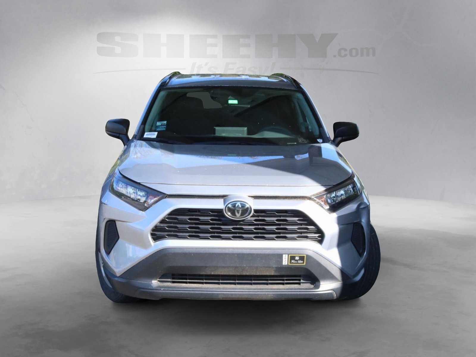 2020 Toyota RAV4 LE photo 11