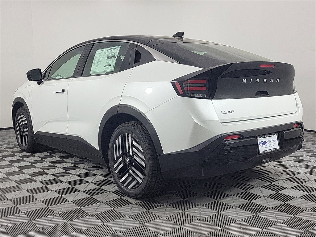 2026 Nissan Leaf SV photo 3