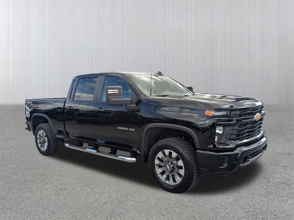 2026 Chevrolet Silverado HD Custom's photo
