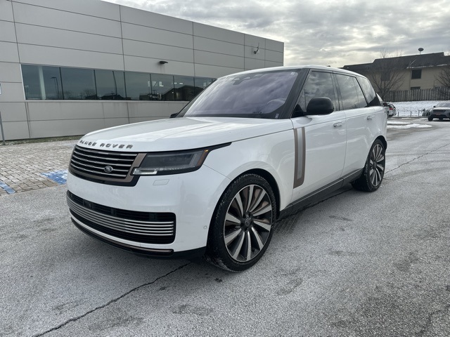 2023 Land Rover Range Rover SV's photo