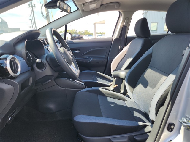 2025 Nissan Versa 1.6 SV photo 7