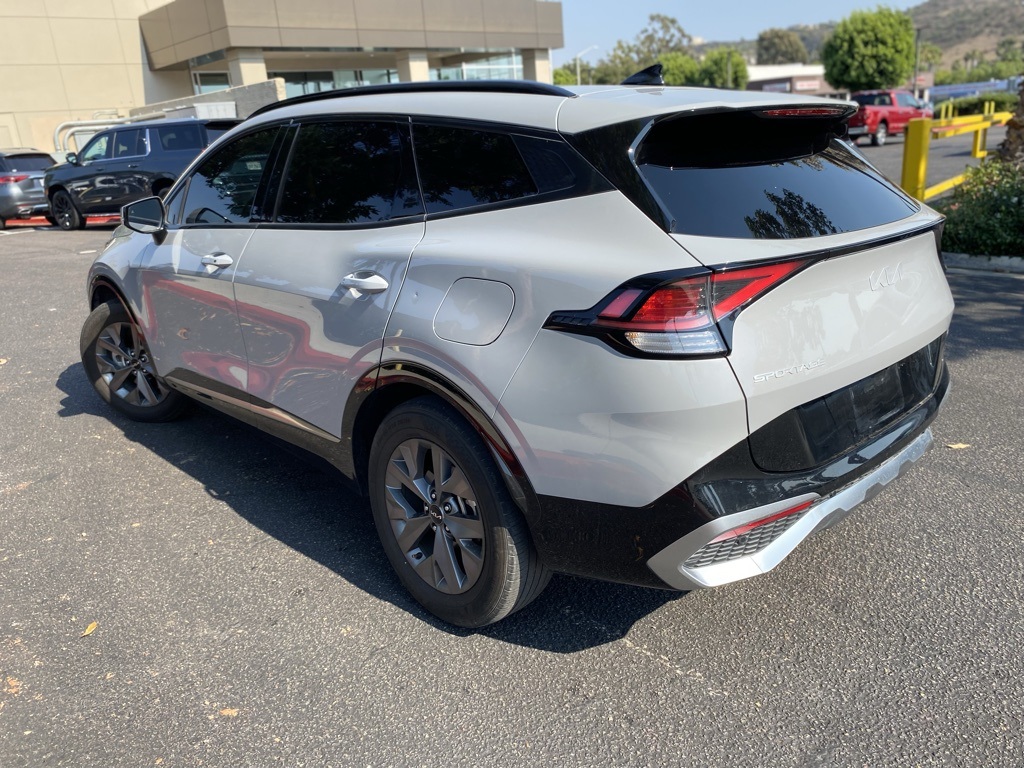 2024 Kia Sportage SX photo 3