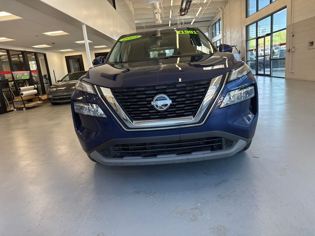 2023 Nissan Rogue SV photo 2