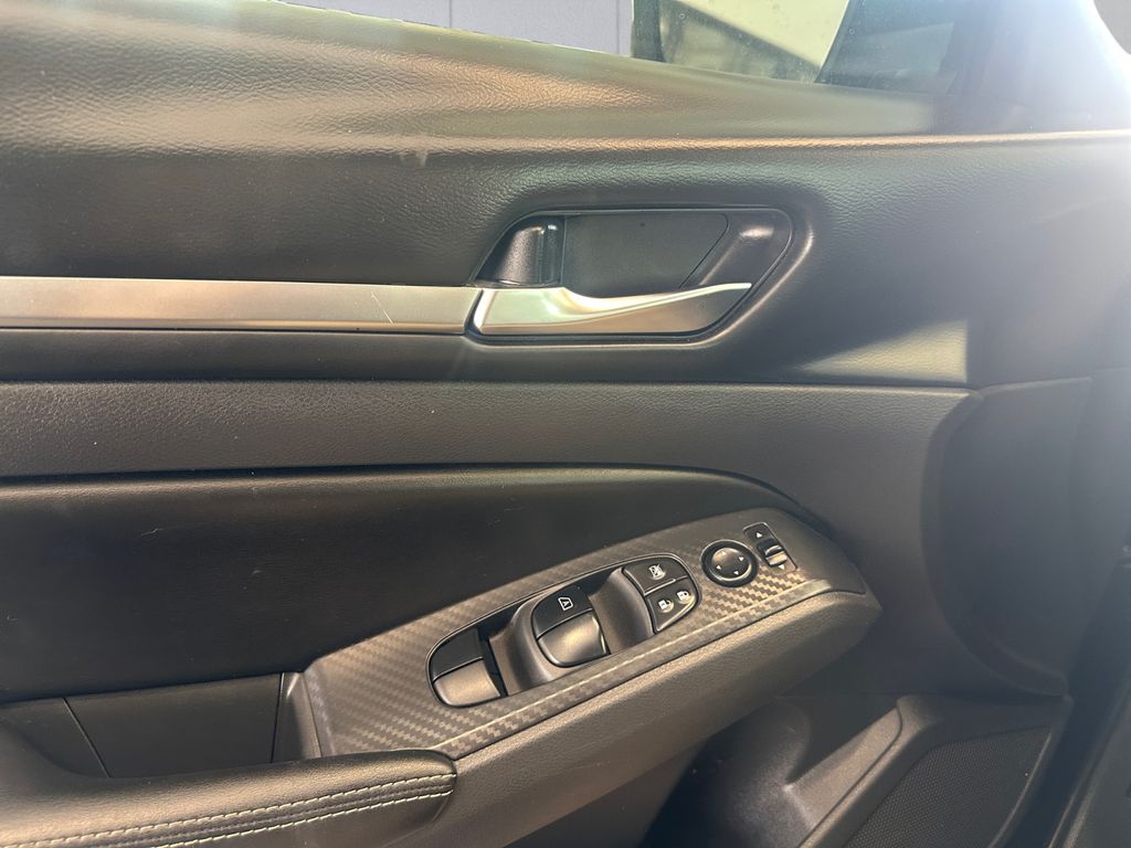 2022 Nissan Altima 2.5 SV photo 11