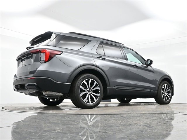 2025 Ford Explorer ST-Line photo 33